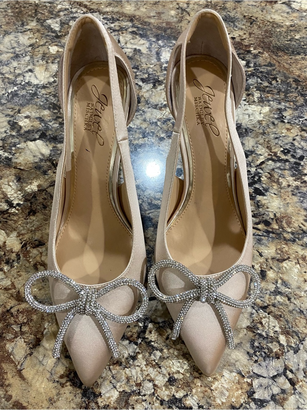 Jewel Badgley Mischka Gerry cutout Stiletto Pumps crystal Bow Heels Sz 8